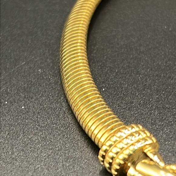 Vintage Monet enamel, faux pearl , heavy Omega chain necklace - Picture 5 of 7